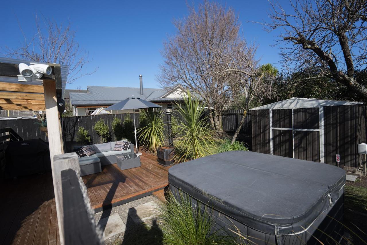 Bach On Daniel Villa Martinborough Exterior photo